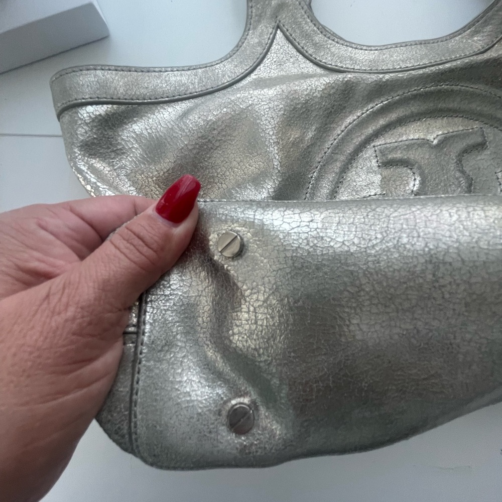 Tory Burch Metallic Silver Bombe handbag - Picture 3 of 14
